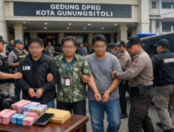 Tiga Oknum Diamankan Usai Diduga Peras Anggota DPRD di Lobi Gedung DPRD Kota Gunungsitoli
