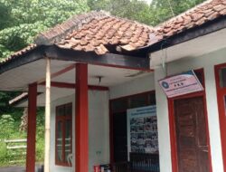 Kantor Pemerintah Dibiarkan Rapuh, Ruang TP PKK Kadipaten Disangga Tiang Darurat
