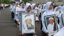 Kirab Hari Santri 2026 di Tasikmalaya, Potret Ulama Sepuh Jadi Simbol Penghormatan dan Pewarisan Sejarah Sukapura